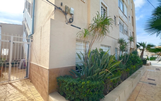 Appartement à Torrevieja – EE10252