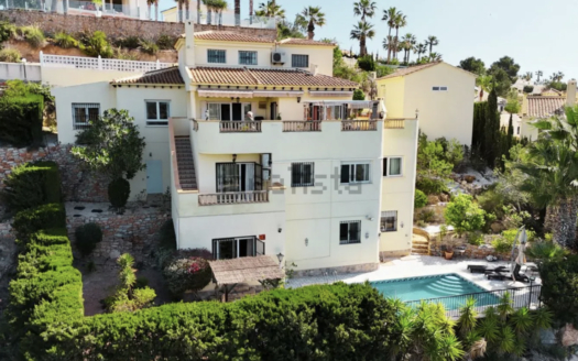 Villa en Villamartin – EE9320