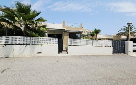 Villa en Orihuela Costa – EE8694
