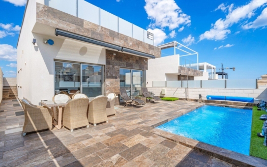 Villa en Orihuela Costa – EE8837