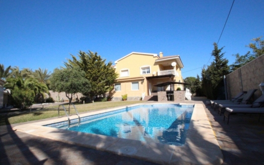 Villa en Orihuela Costa – EE9718