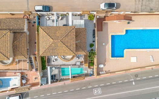 Villa en Torrevieja – EE8399