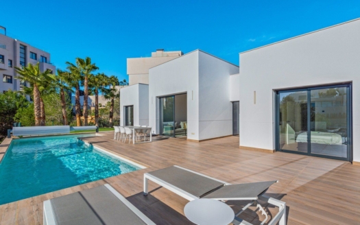 Villa en Las Colinas Golf – EE7289