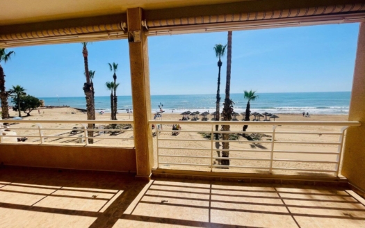 Apartment en Torrevieja – EE9019