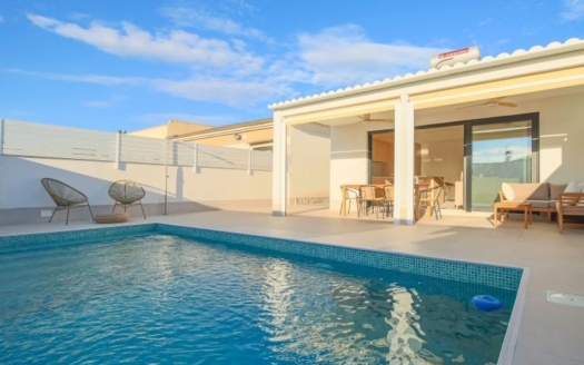 Villa en Torrevieja – EE8937