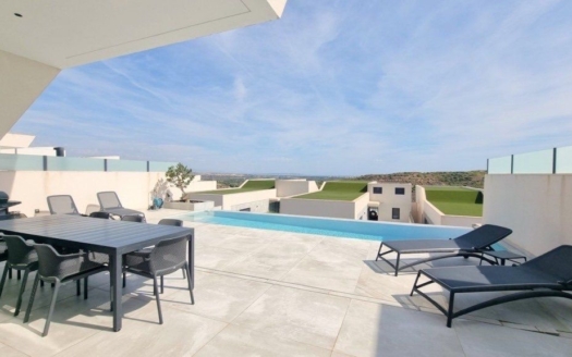 Villa à Ciudad Quesada – EE8259