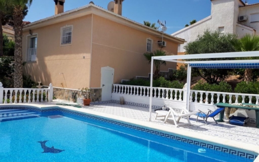 Villa en Ciudad Quesada – EE9759