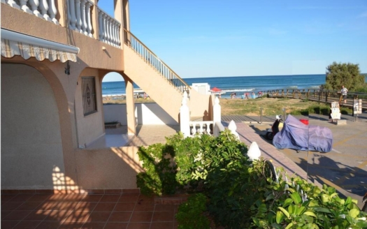 Bungalow en Torrevieja – EE8581