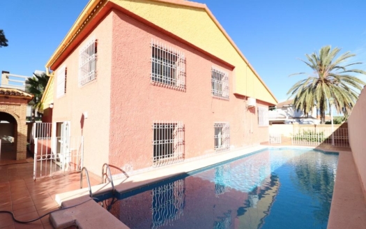 Villa en Cabo Roig – EE9762