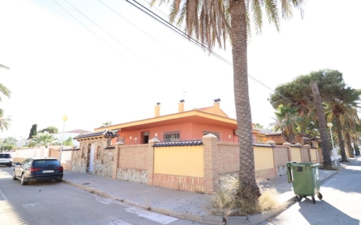 Villa en Cabo Roig – EE9762