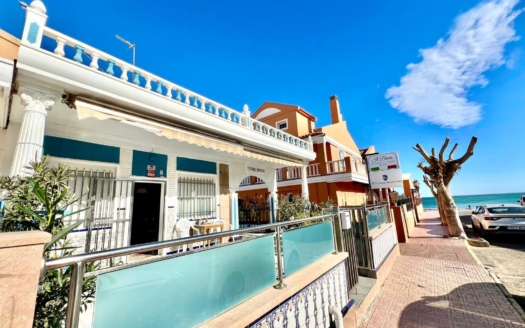 Town House en Torrevieja – EE8584