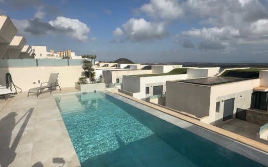 Villa en Ciudad Quesada – EE8262