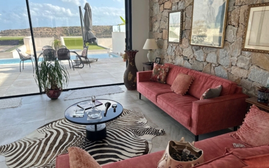 Villa en Ciudad Quesada – EE8262