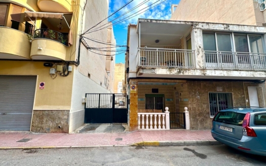 Casa de Pueblo en Torrevieja – EE9884