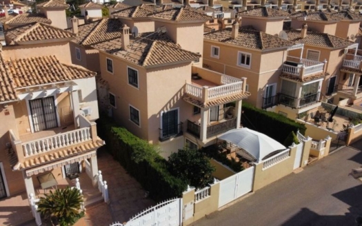 Villa en Orihuela Costa – EE8936