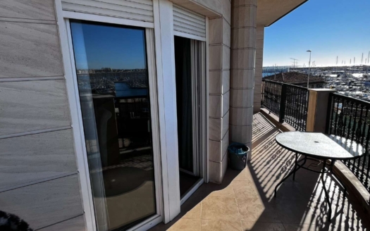 Appartement à Torrevieja – EE8477