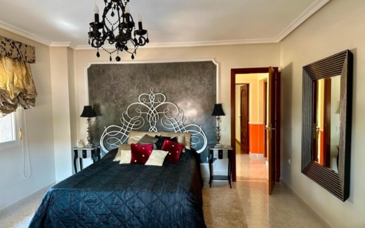 Villa en Ciudad Quesada – EE8456