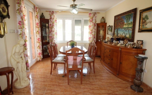 Villa en Torrevieja – EE9646