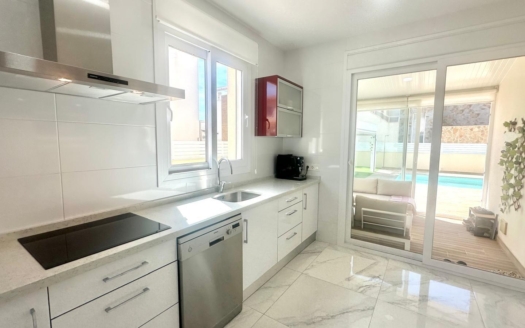 Villa en Torrevieja – EE9051