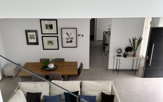 Villa en Ciudad Quesada – EE9006