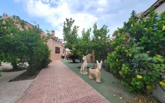Villa en Torrevieja – EE9137