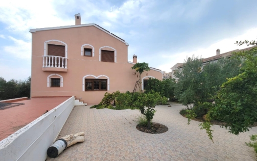 Villa en Torrevieja – EE9137