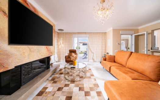 Villa à Torrevieja – EE9412