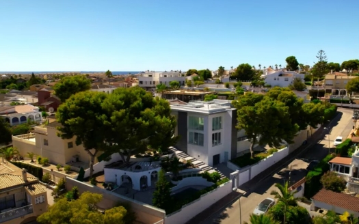 Town House en Torrevieja – EE10190
