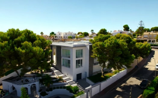 Town House en Torrevieja – EE10190