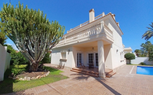 Villa à Cabo Roig – EE9026