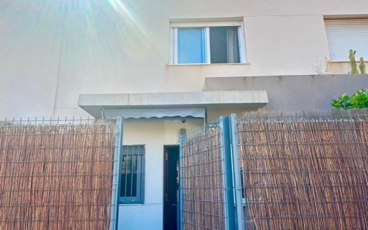 Casa adosada en Torrevieja – EE8689