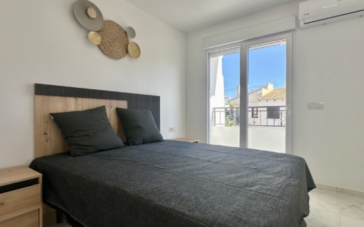 Casa de Pueblo en Torrevieja – EE10495