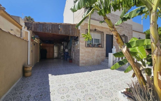 Villa à Torrevieja – EE9251