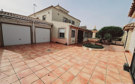Villa en Torrevieja – EE8870