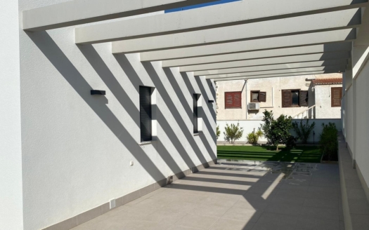 Villa en Torrevieja – EE9007