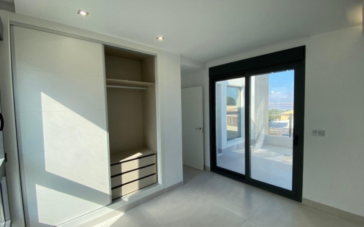 Villa en Torrevieja – EE9007