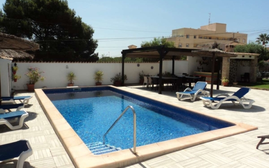 Villa en Orihuela Costa – EE8405