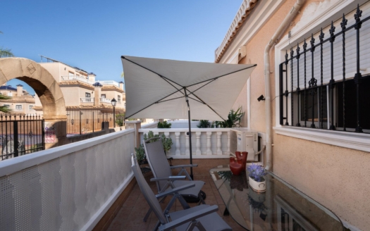Casa adosada en Orihuela Costa – EE10765