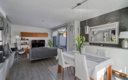 Villa en Torrevieja – EE8973