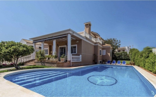 Villa en La Mata – EE8717