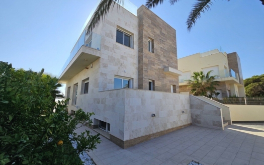 Villa en La Zenia – EE8844
