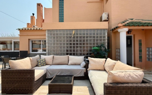 Villa en Torrevieja – EE9373