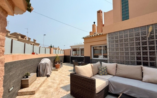 Villa en Torrevieja – EE9373