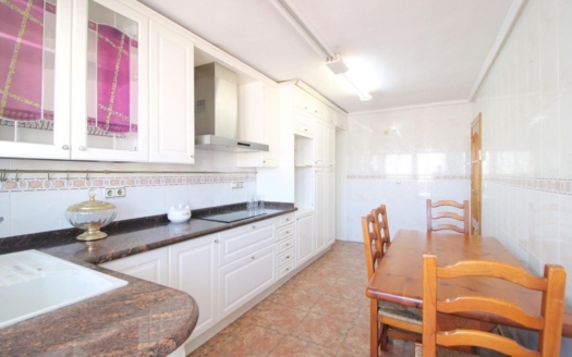 Appartement à Torrevieja – EE8576