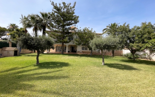 Villa en Orihuela Costa – EE9860