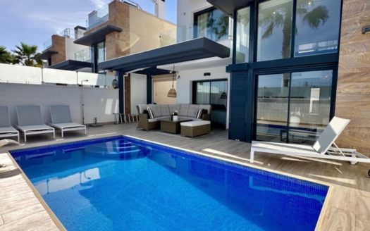 Villa en Orihuela Costa – EE9810