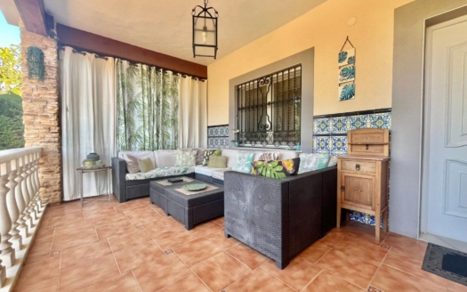 Villa à Torrevieja – EE8672