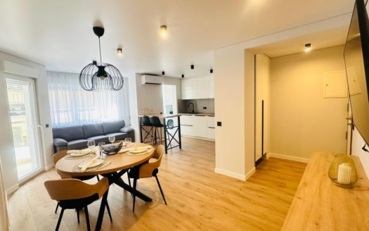 Apartamento en Torrevieja – EE8566