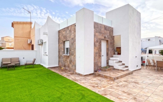 Bungalow en Orihuela Costa – EE8847