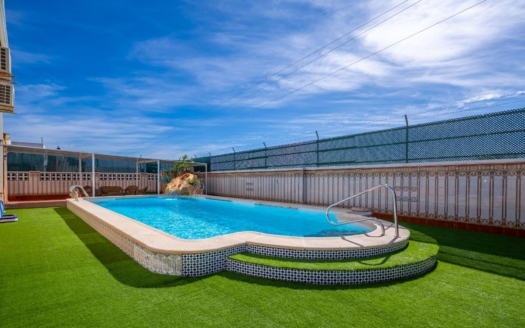 Villa en Torrevieja – EE10119